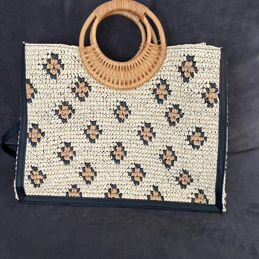 Beach bag Brand New with tags H&M Beach bag Tote brand new with tags wicker